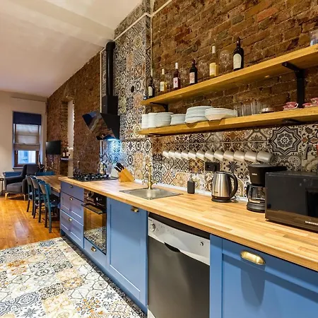 Ganbaru Tours - Private Triplex&duplex Appartement