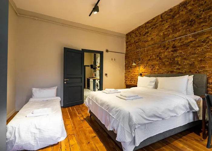 Ganbaru Tours - Private Triplex&duplex Apartment *